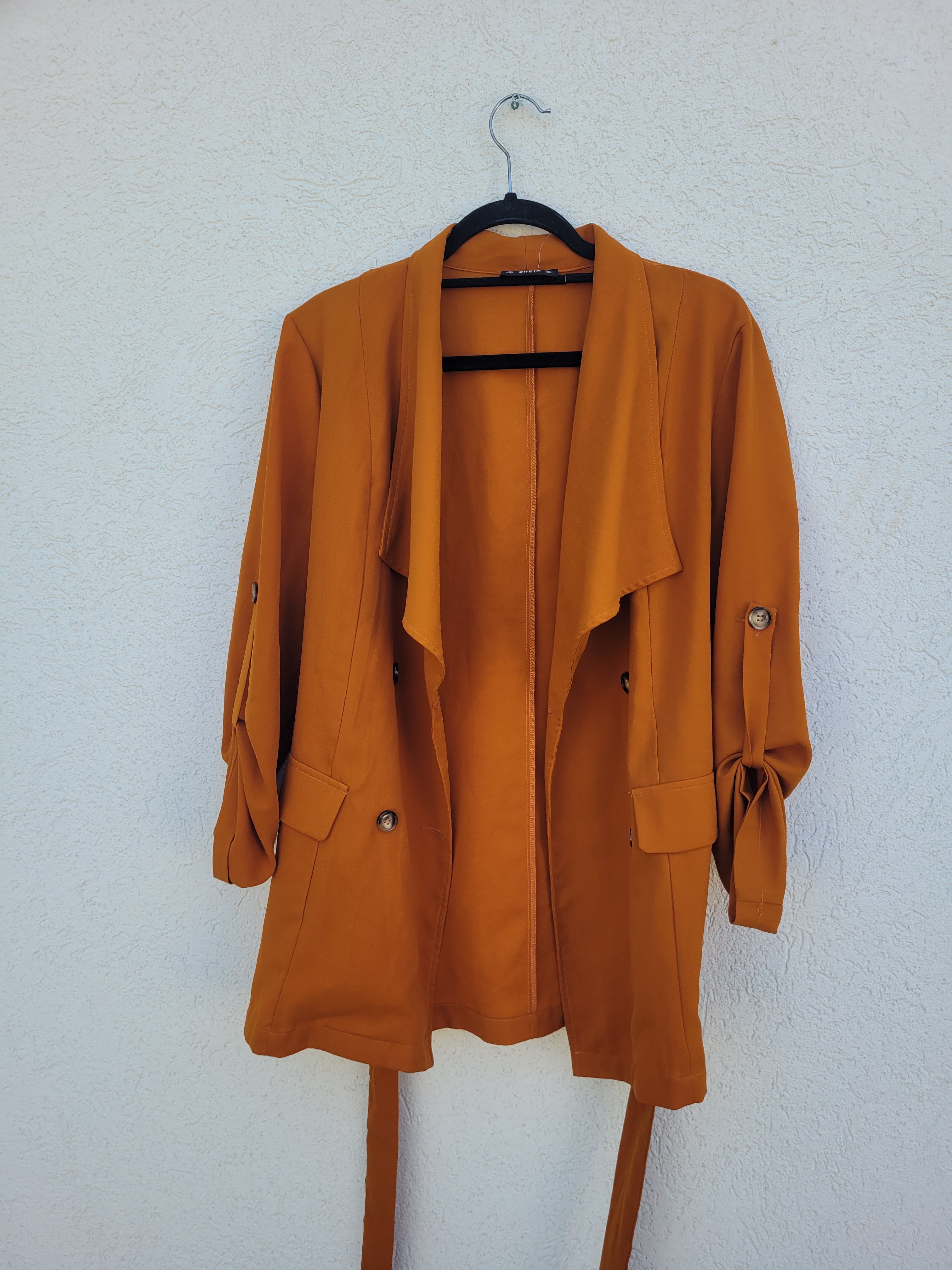 זקט דק עם קשירה