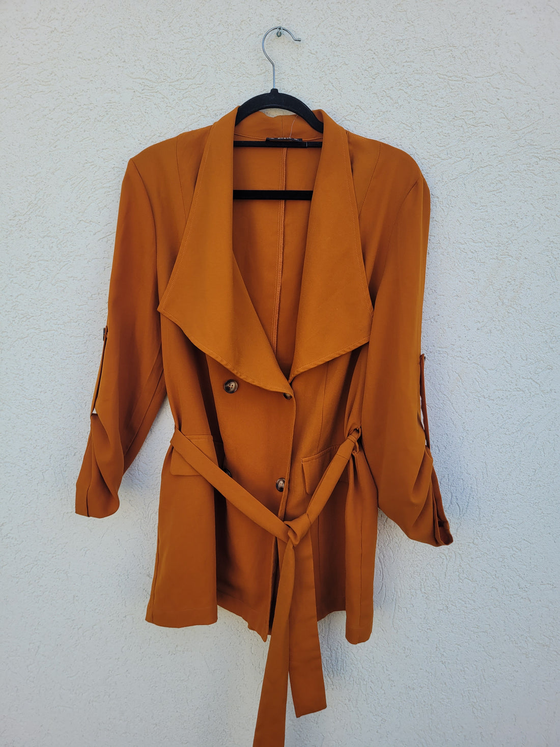 זקט דק עם קשירה