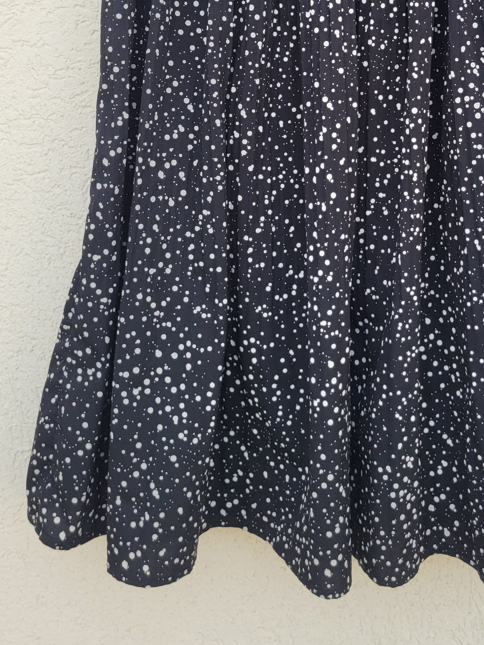 חצאית נקודות עם גומי