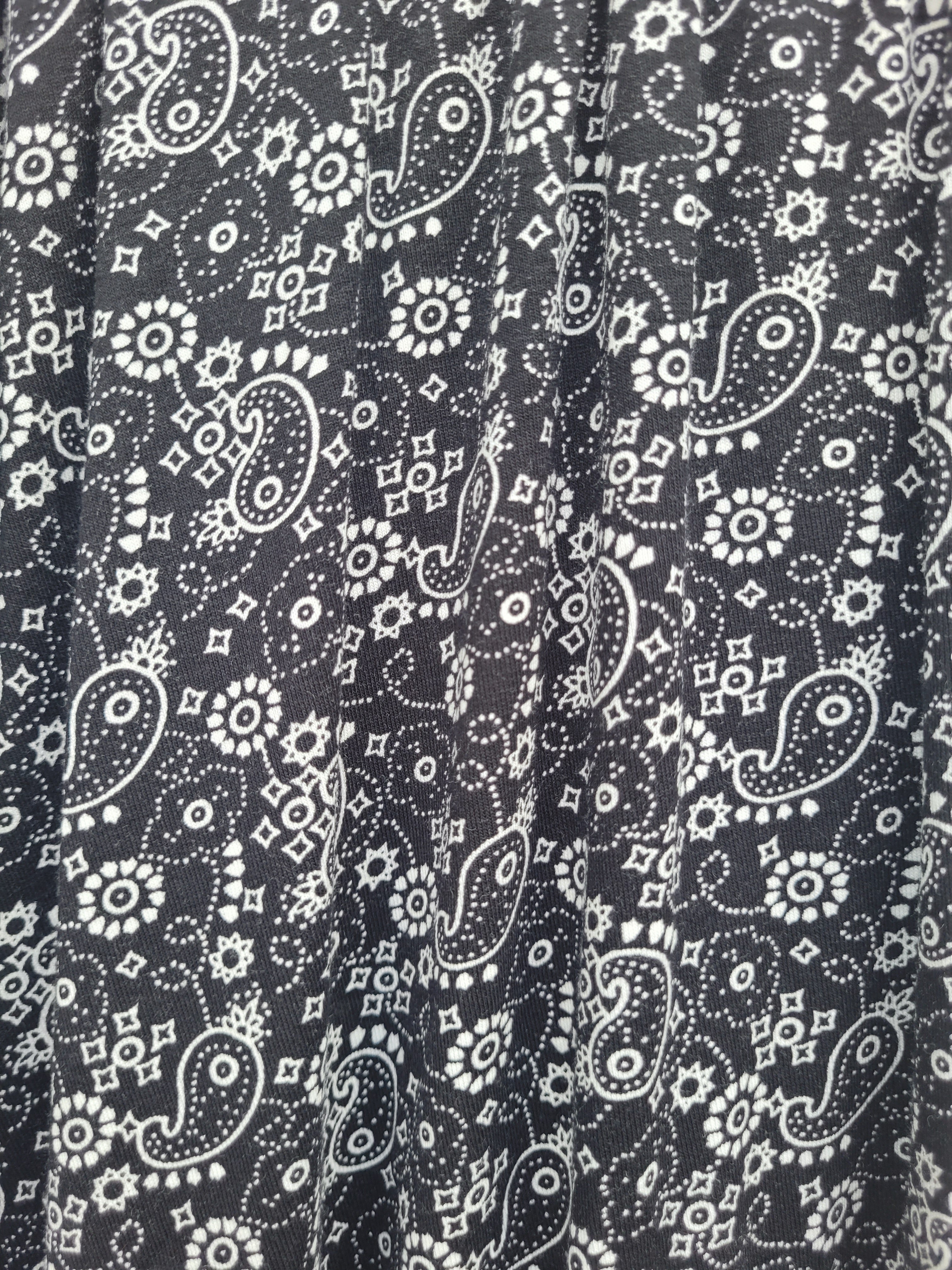 חצאית עם שסע