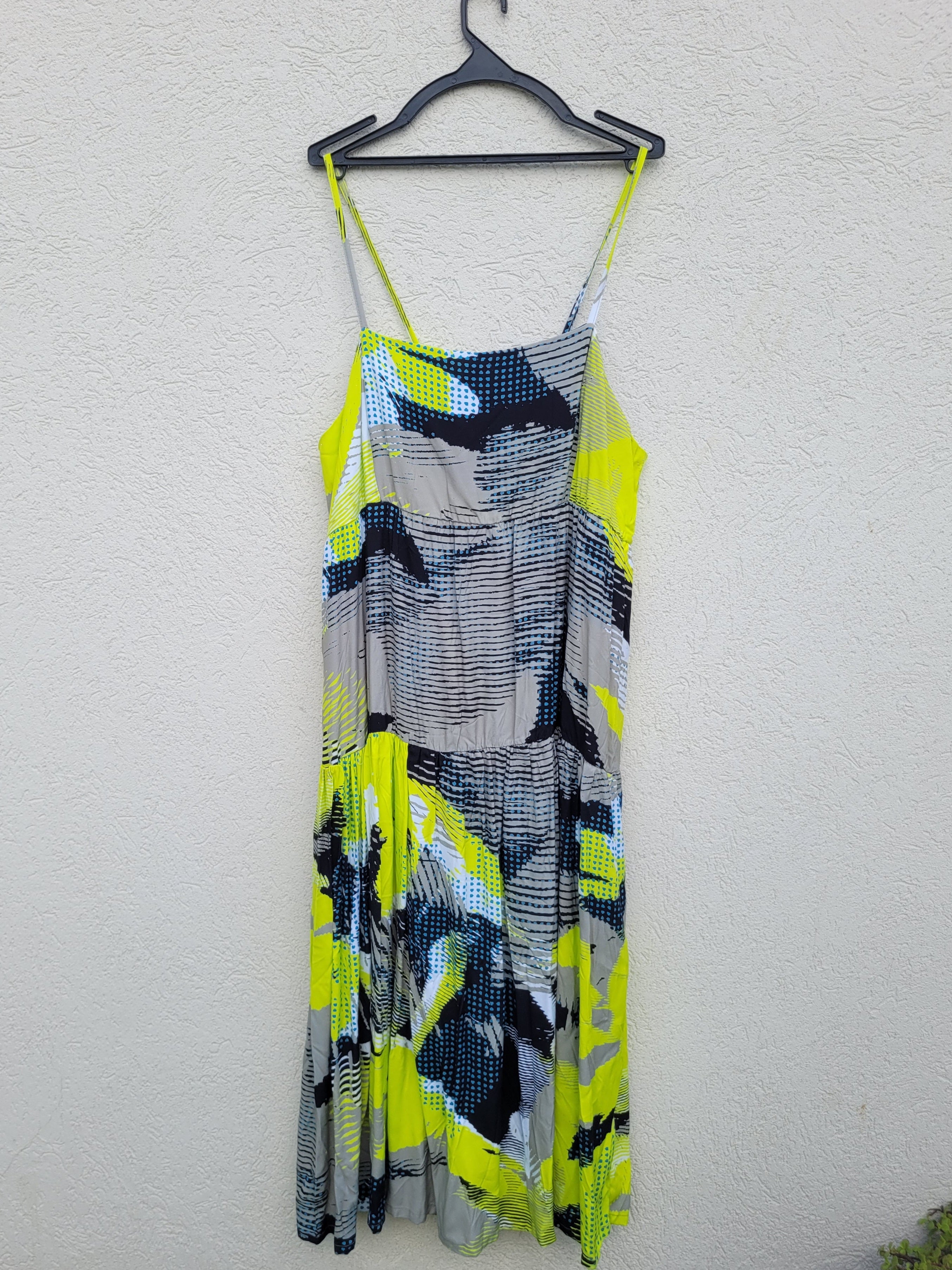 שמלה צבעונית עם גומי