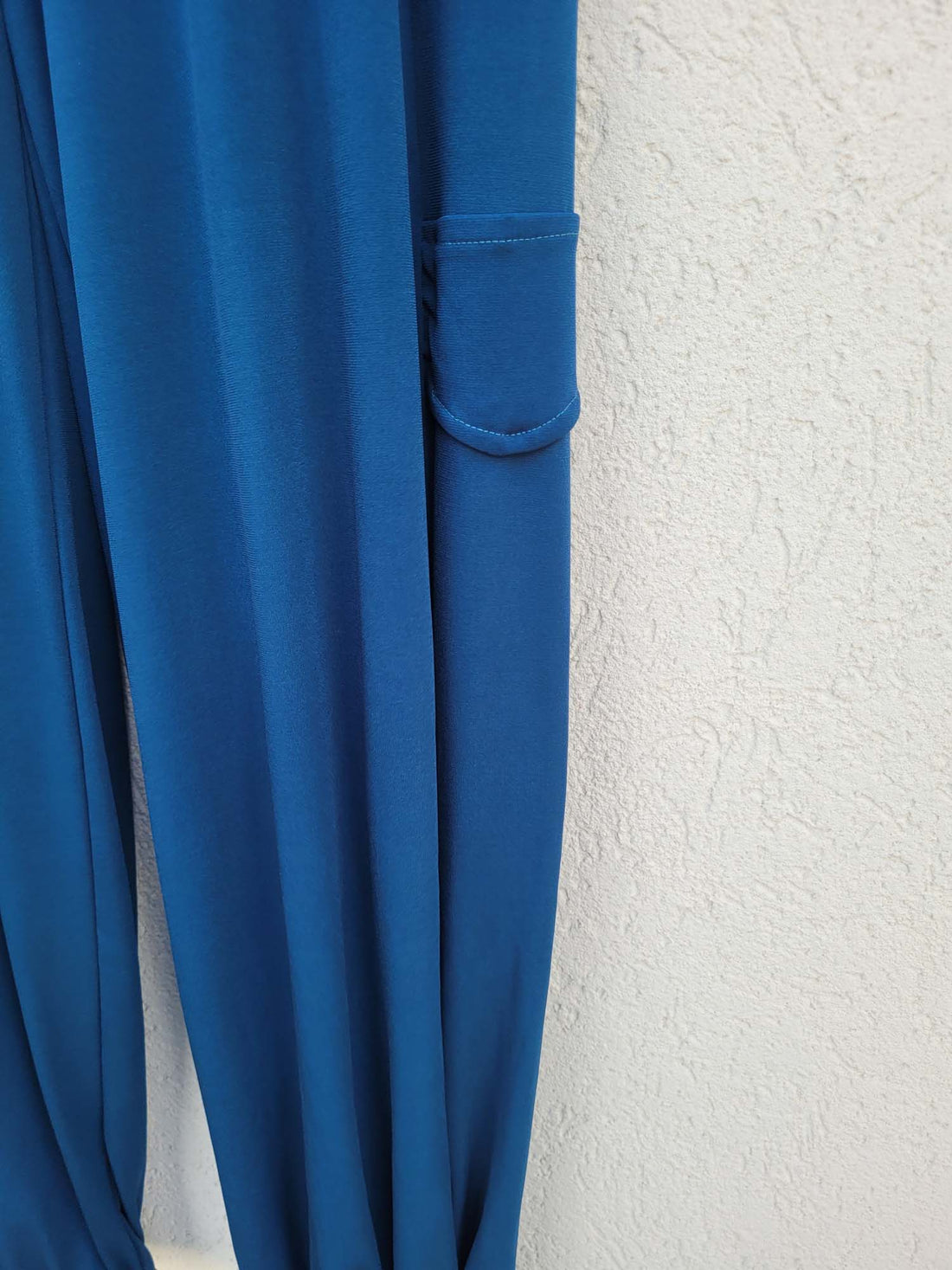 מכנסיים עם גומי וחגורה רחבה