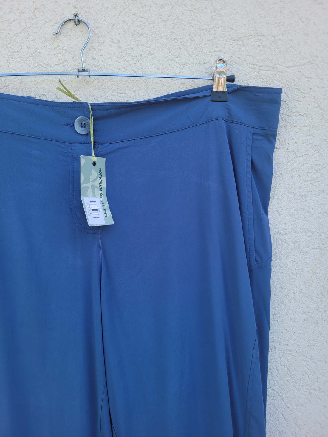 מכנסיים מחוייטים כחולים עם גומי בגב