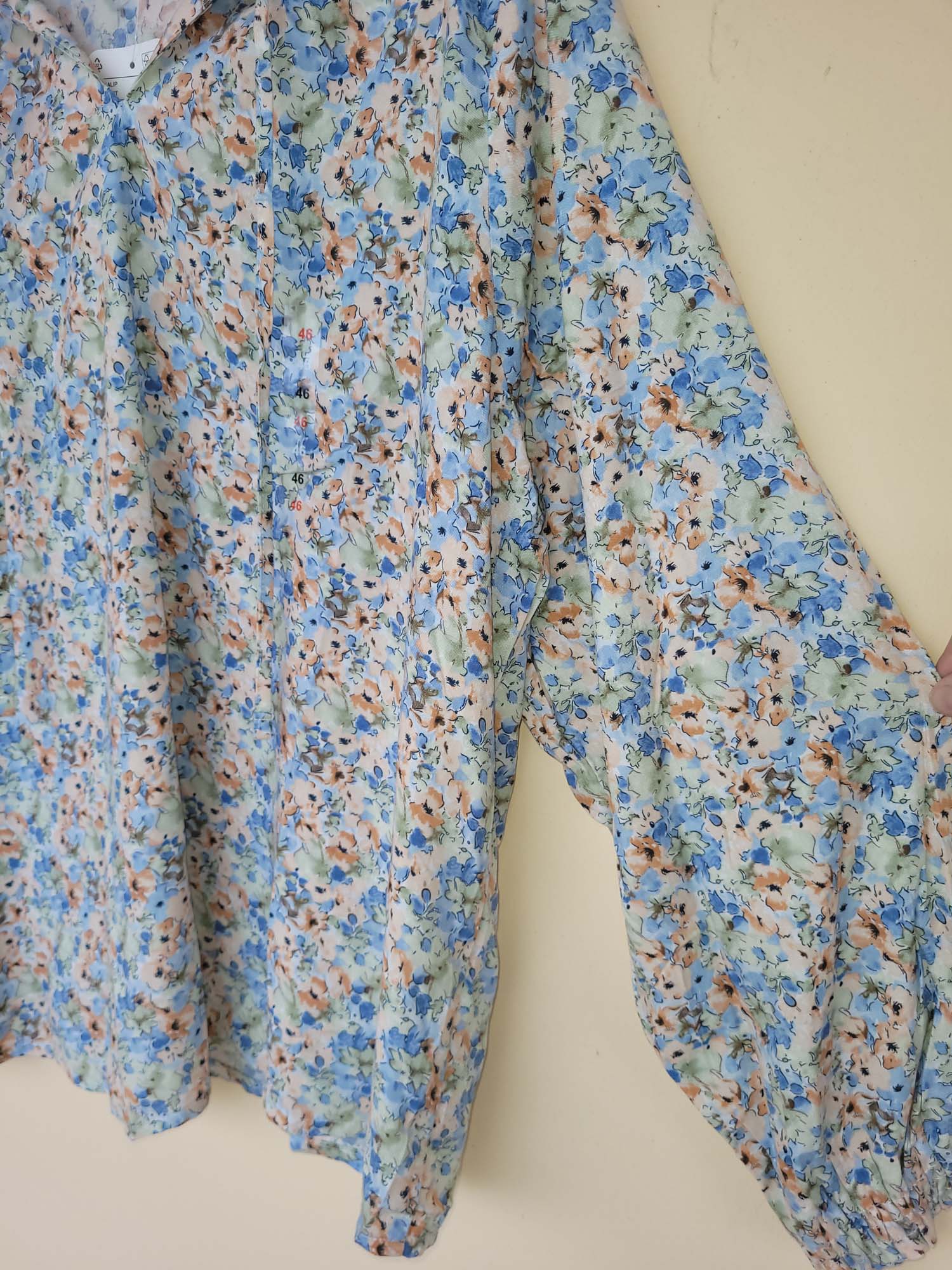 חולצה מכופתרת פרחונית