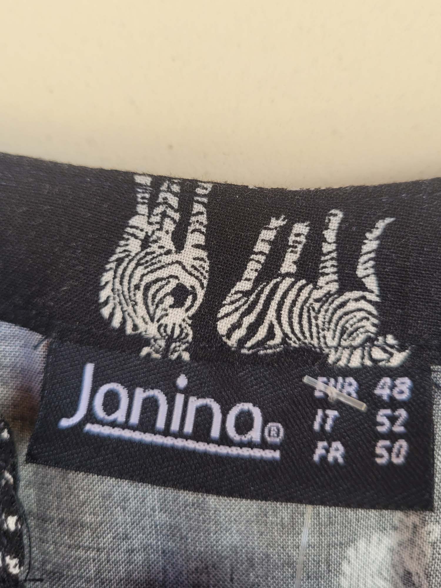 חולצה מכופתרת זברות