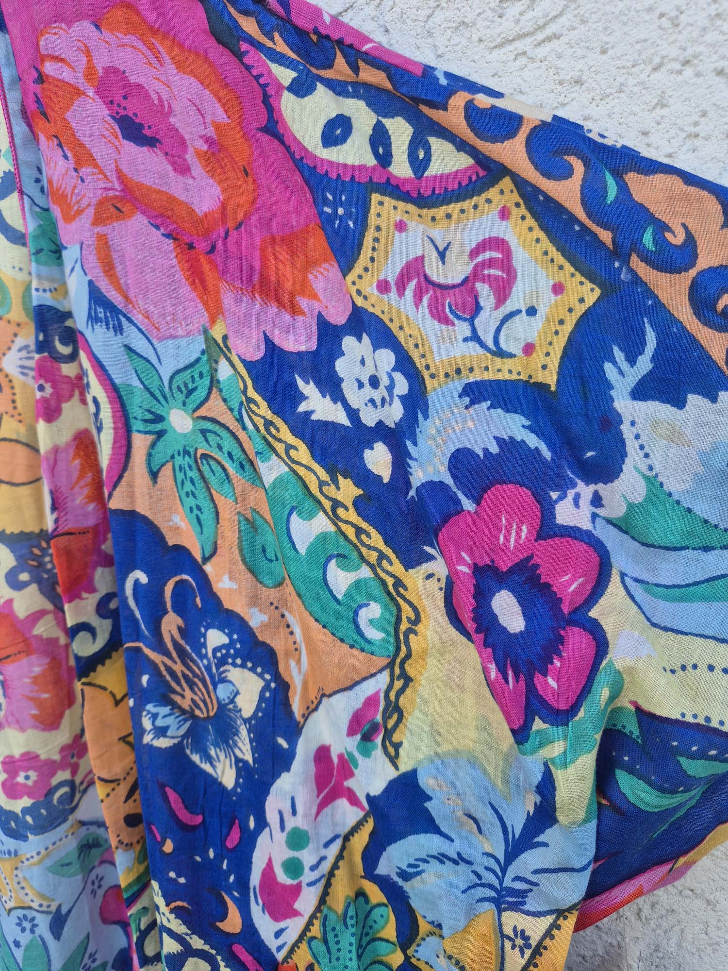 עליונית ארוכה דקיקה צבעונית