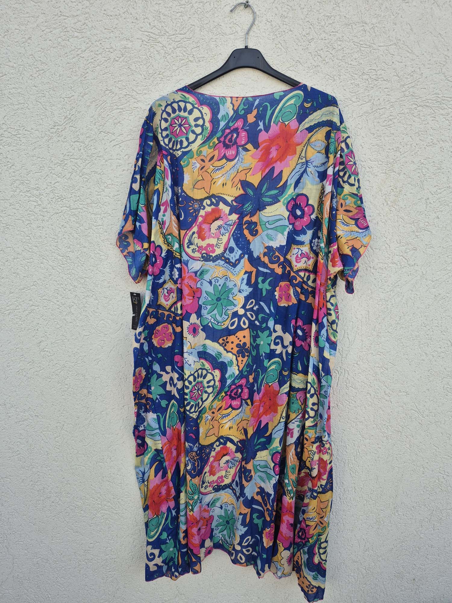 עליונית ארוכה דקיקה צבעונית