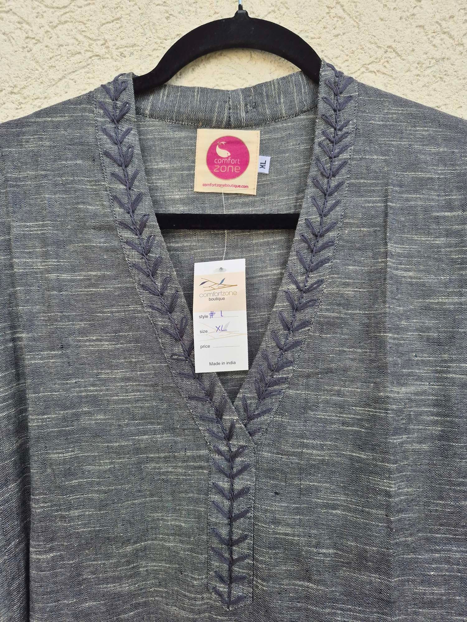 שמלת גלביה עם רקמה כחולה