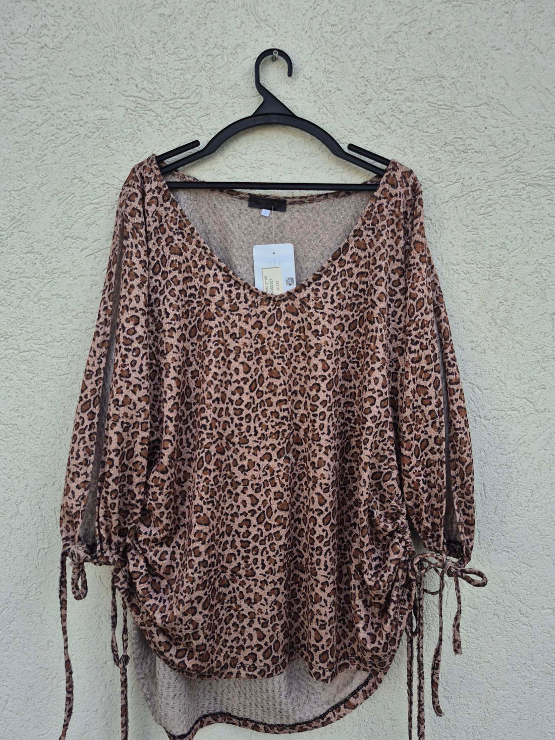 חולצת סריג מנומרת