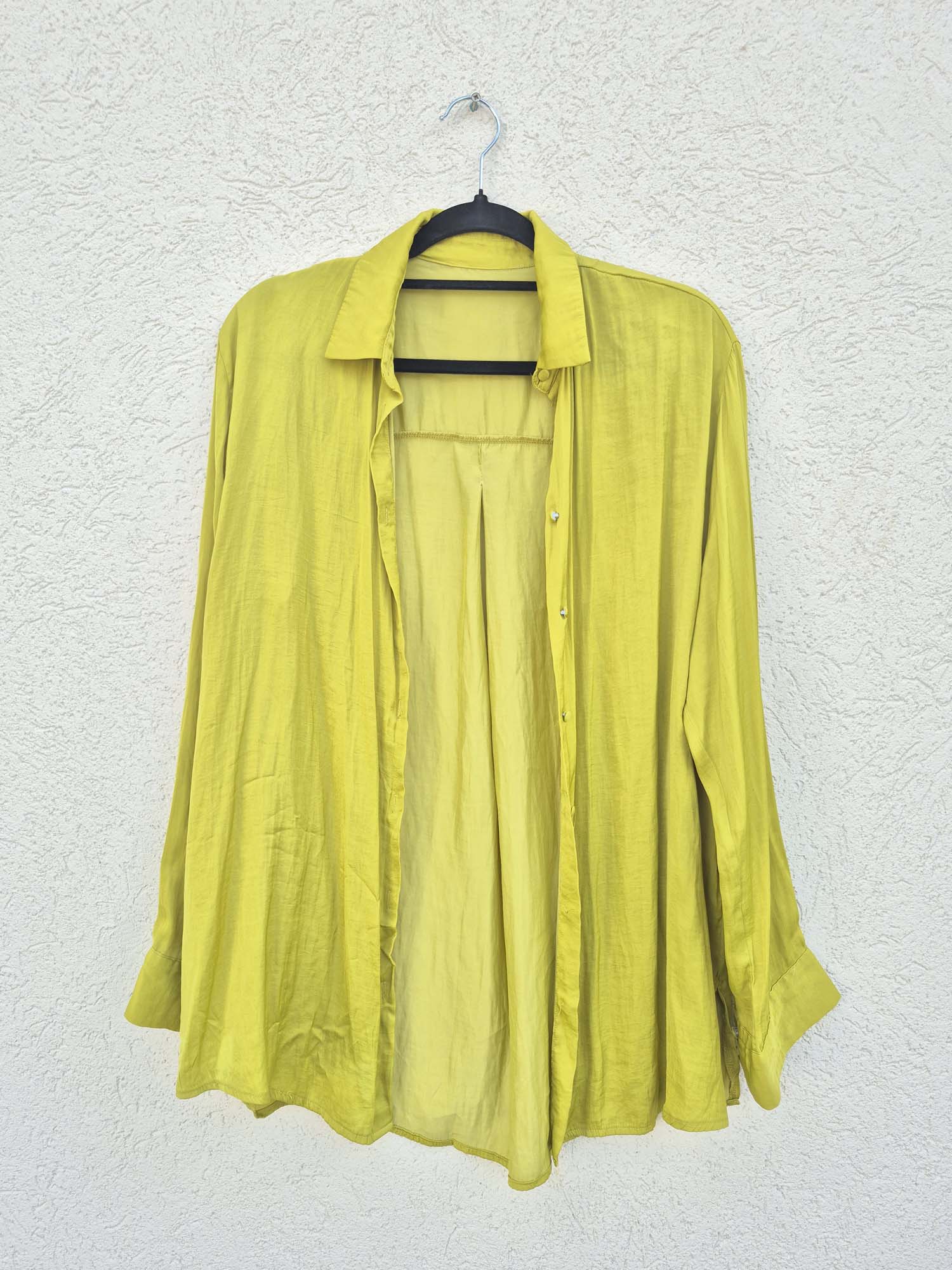 חולצה מכופתרת ירוקה