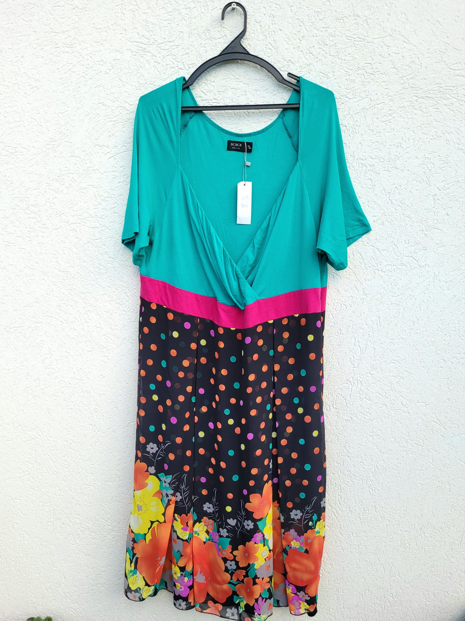 שמלה בשילוב בדים בגזרת מעטפת