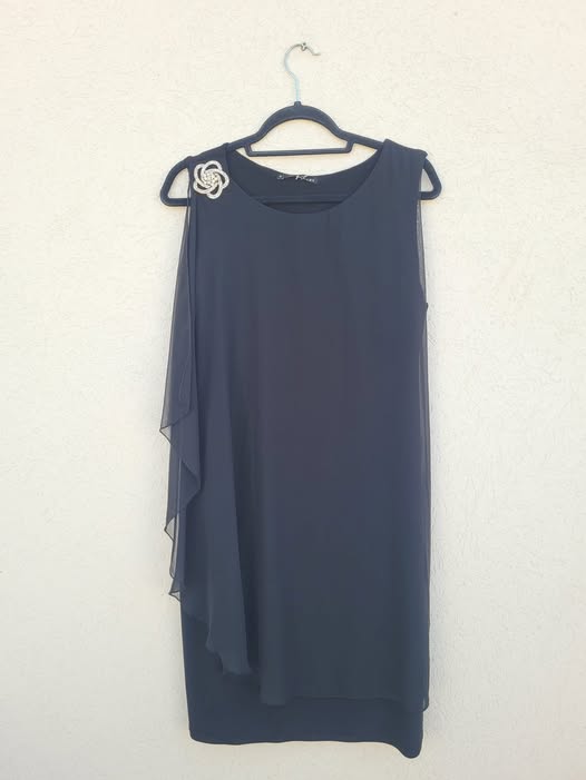 שמלת ערב אסימטרית