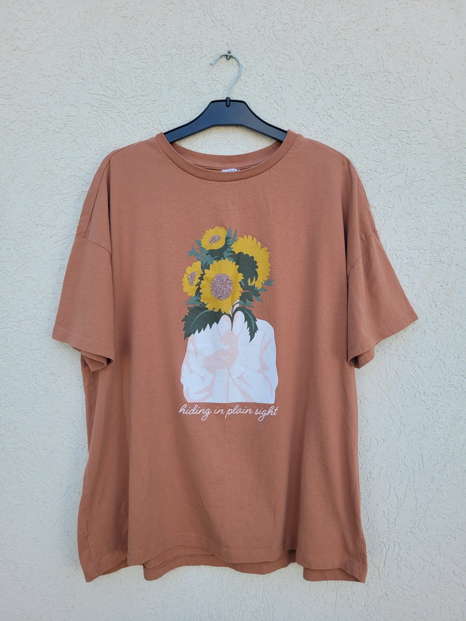 טי שירט חמניות עם חרוזים