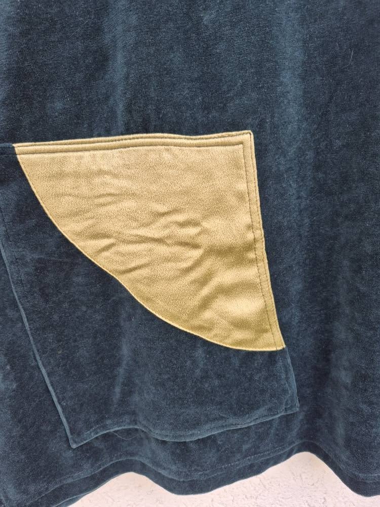 טוניקת קטיפה ירוקה עם פאץ&