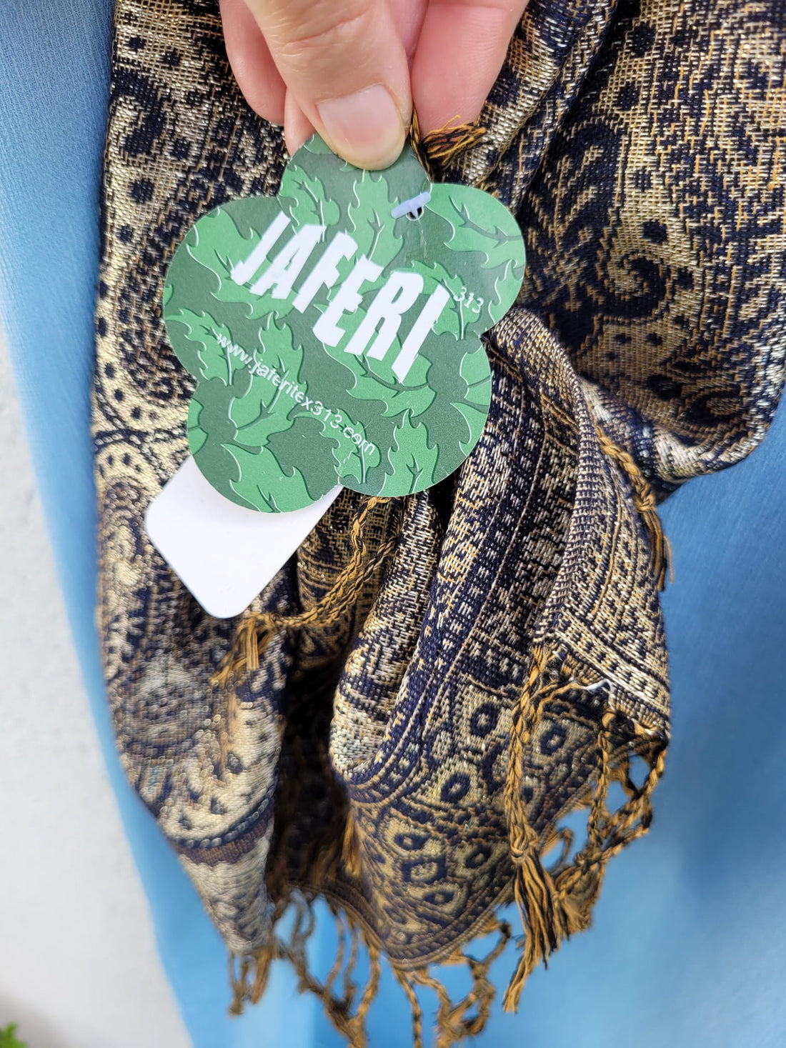 צעיף פשמינה גדול בחום וכחול בהדפס פייזלי