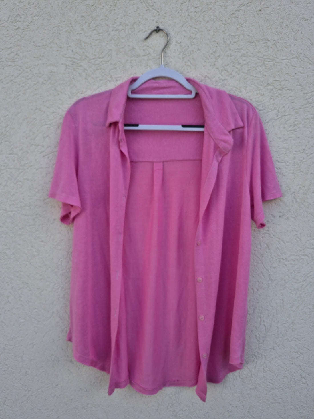 חולצה מכופתרת קצרה ורודה