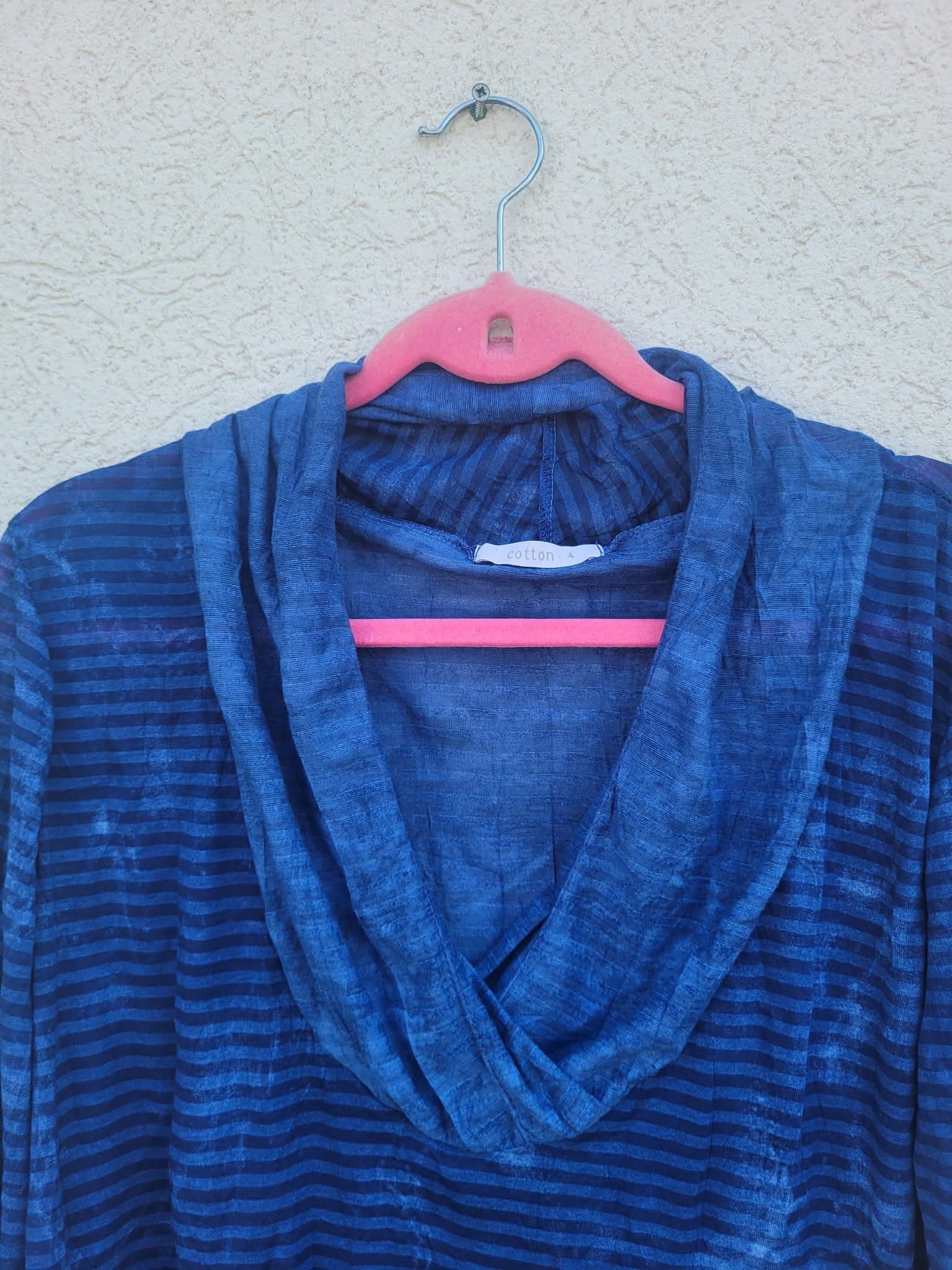 חולצת כותנה עם גולף רחב