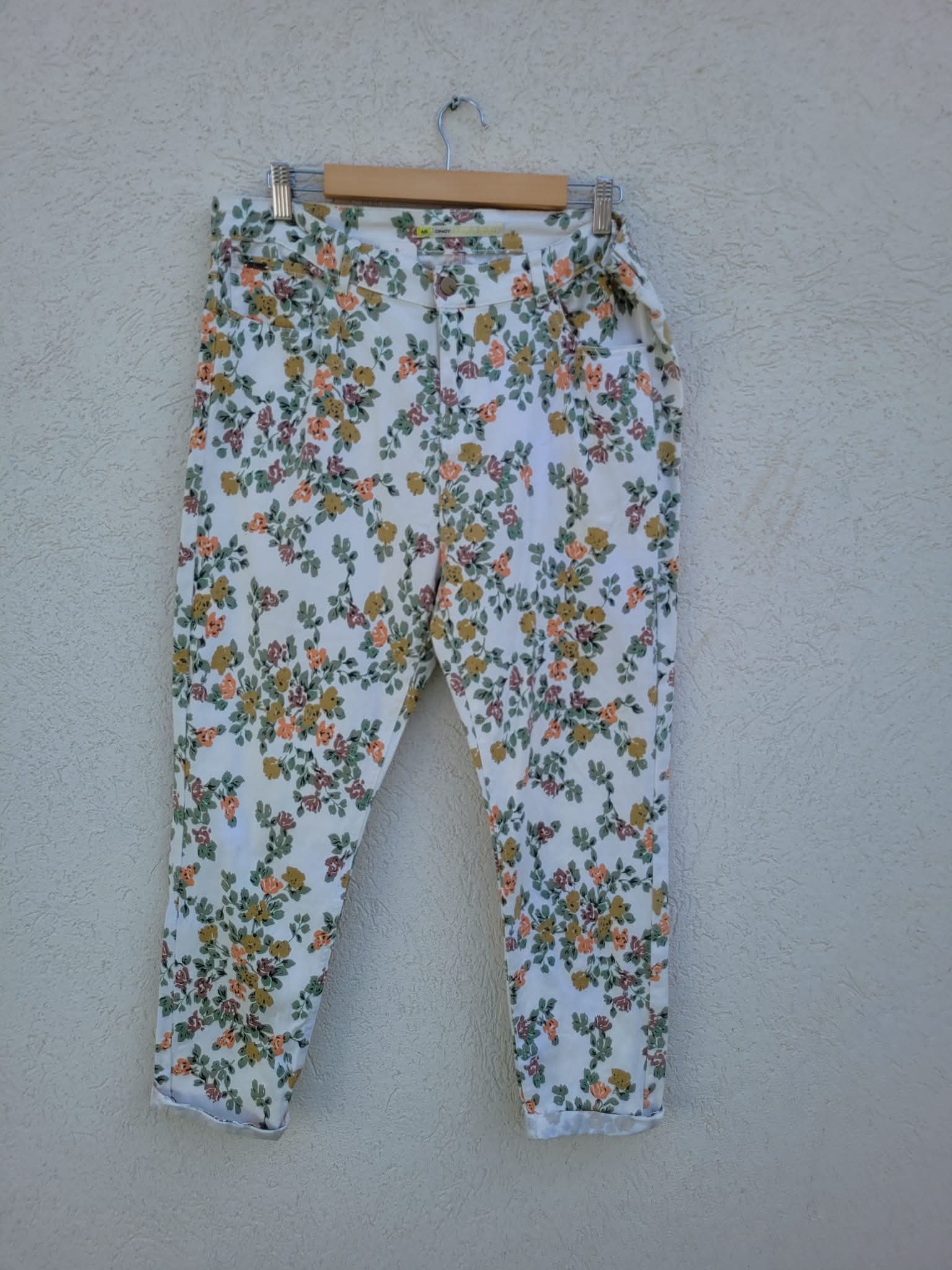 מכנסי כותנה פרחוניים 3/4