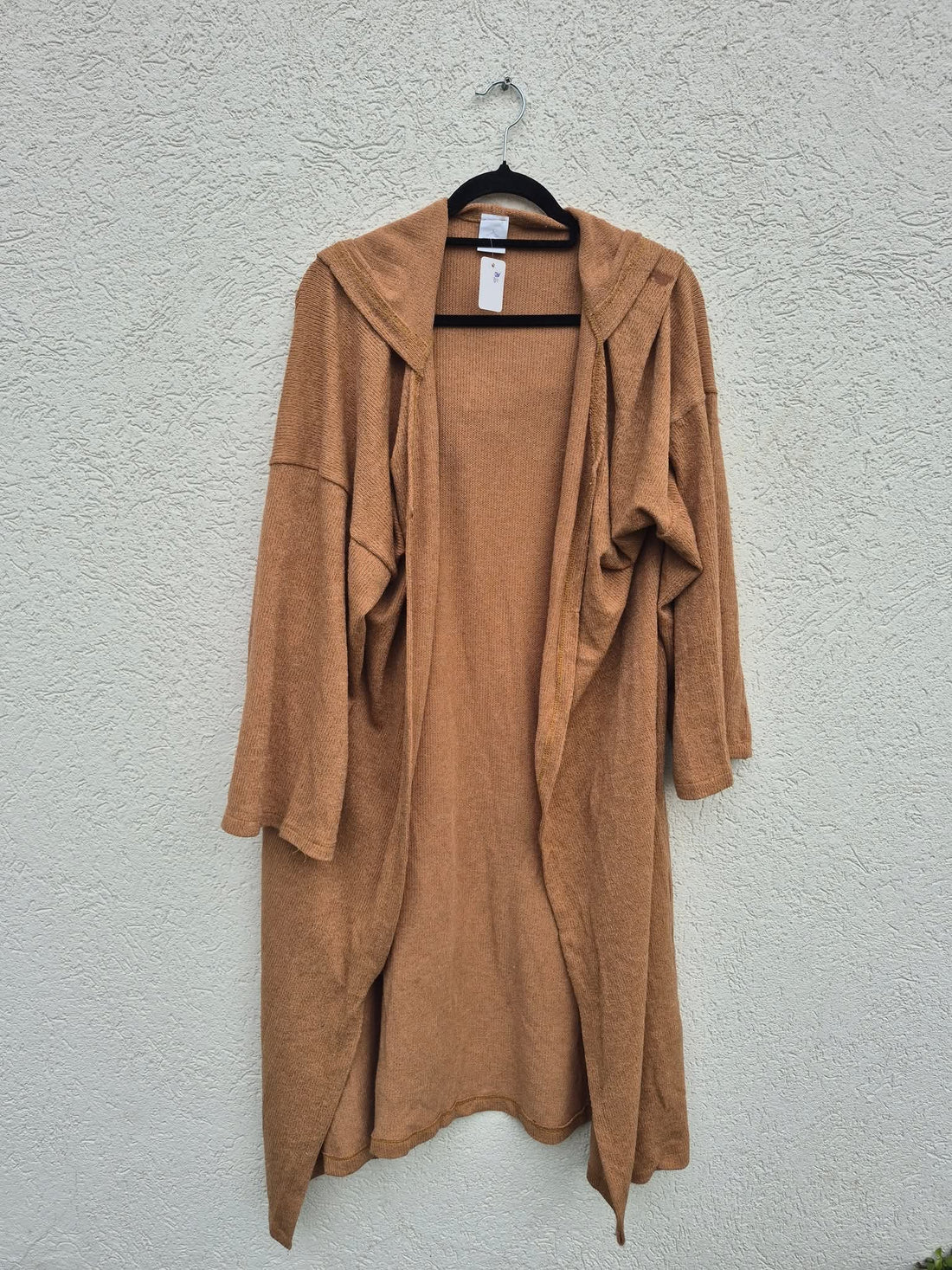 עליונית סריג קפוצון בצבע קפה