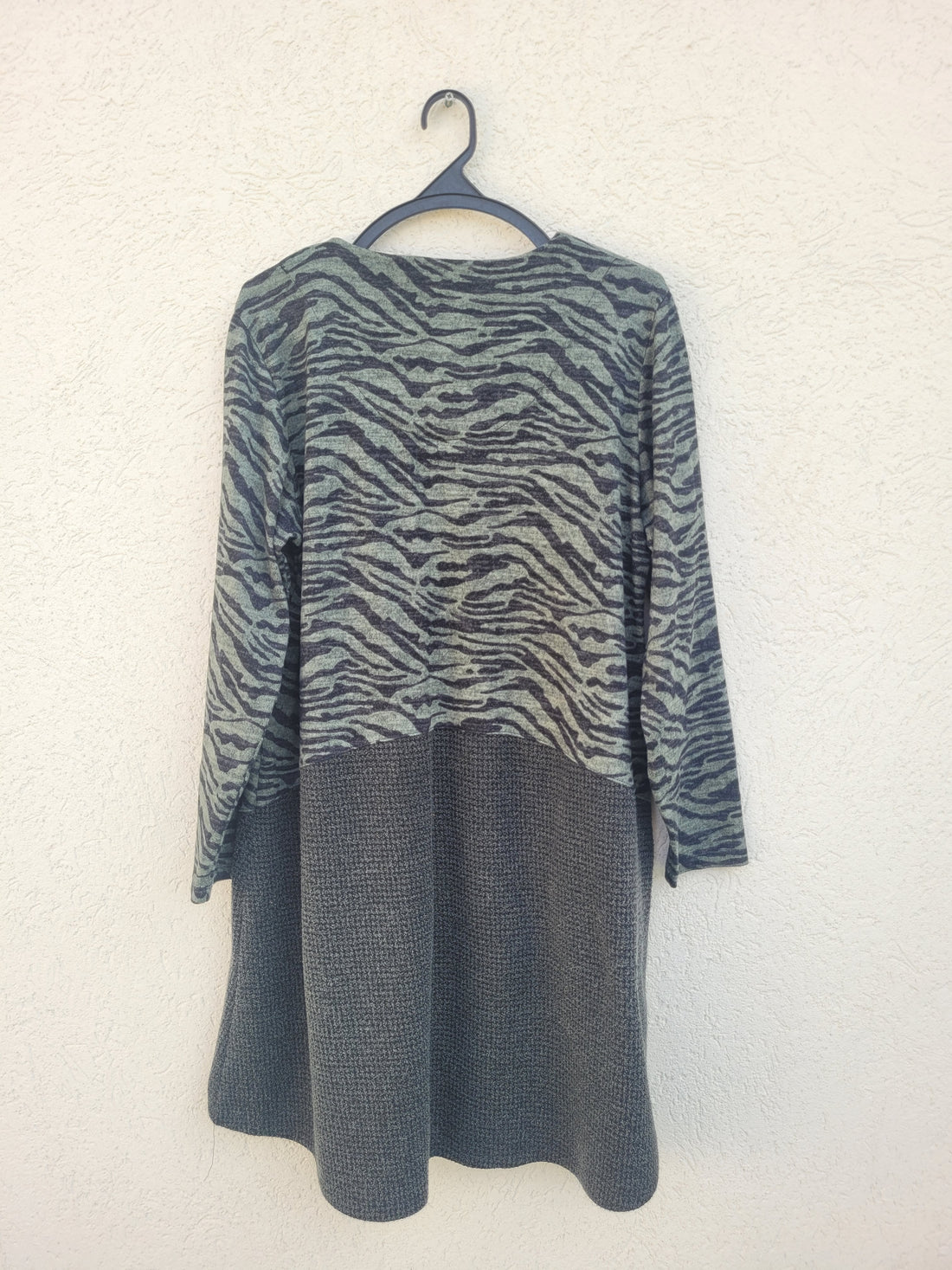 שמלת סריג בשילוב מנומר