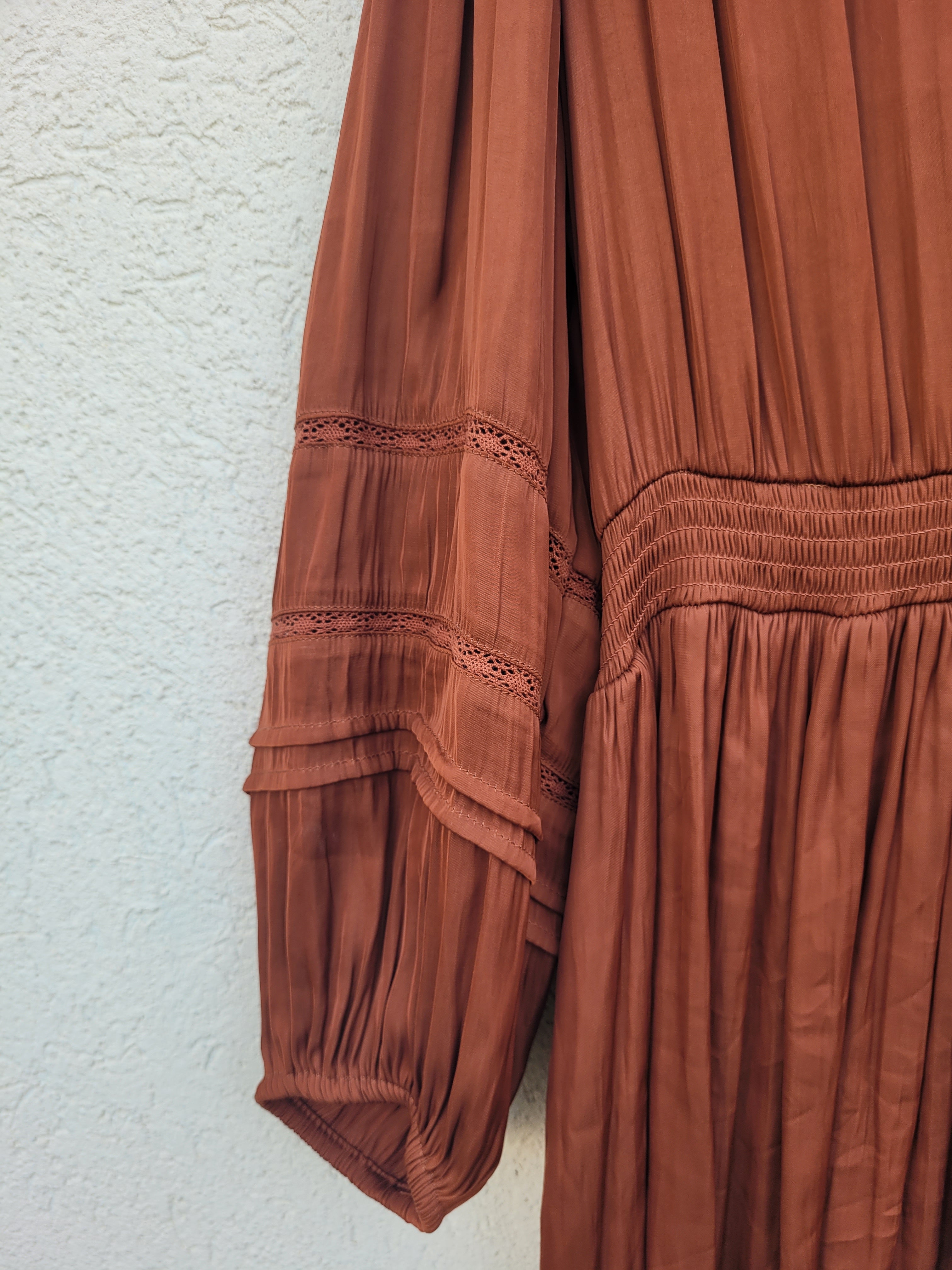 שמלה בצבע בריק