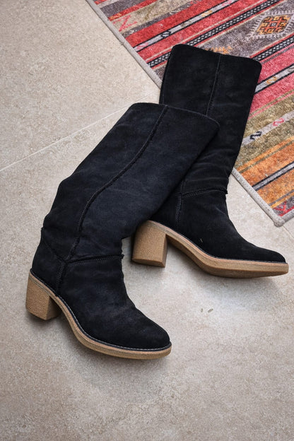 מגפי UGG פרווה שחורות מידה