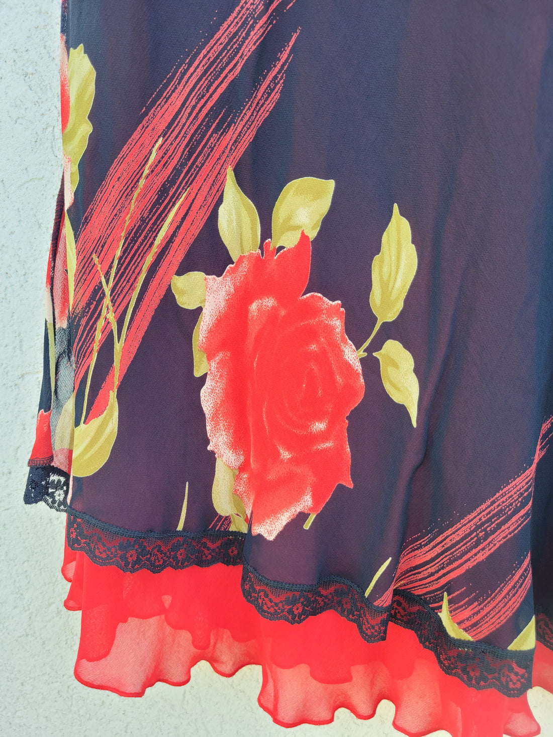 חצאית פרחונית בשתי שכבות