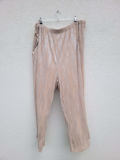 מכנסיים מבריקות עם גומי