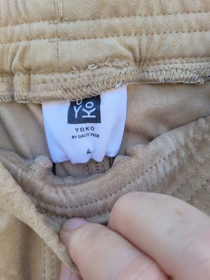 מכנסיים בהירים עם גומי רחב