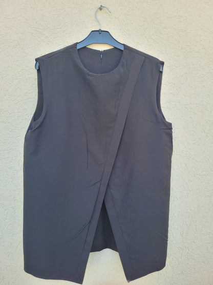 חולצה עם קו אלכסון