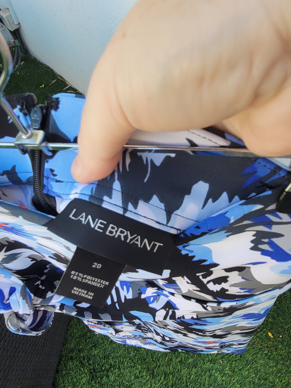 חצאית פרחונית צמודה