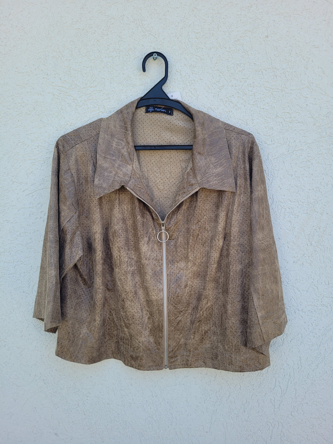 זקט דק עם רוכסן