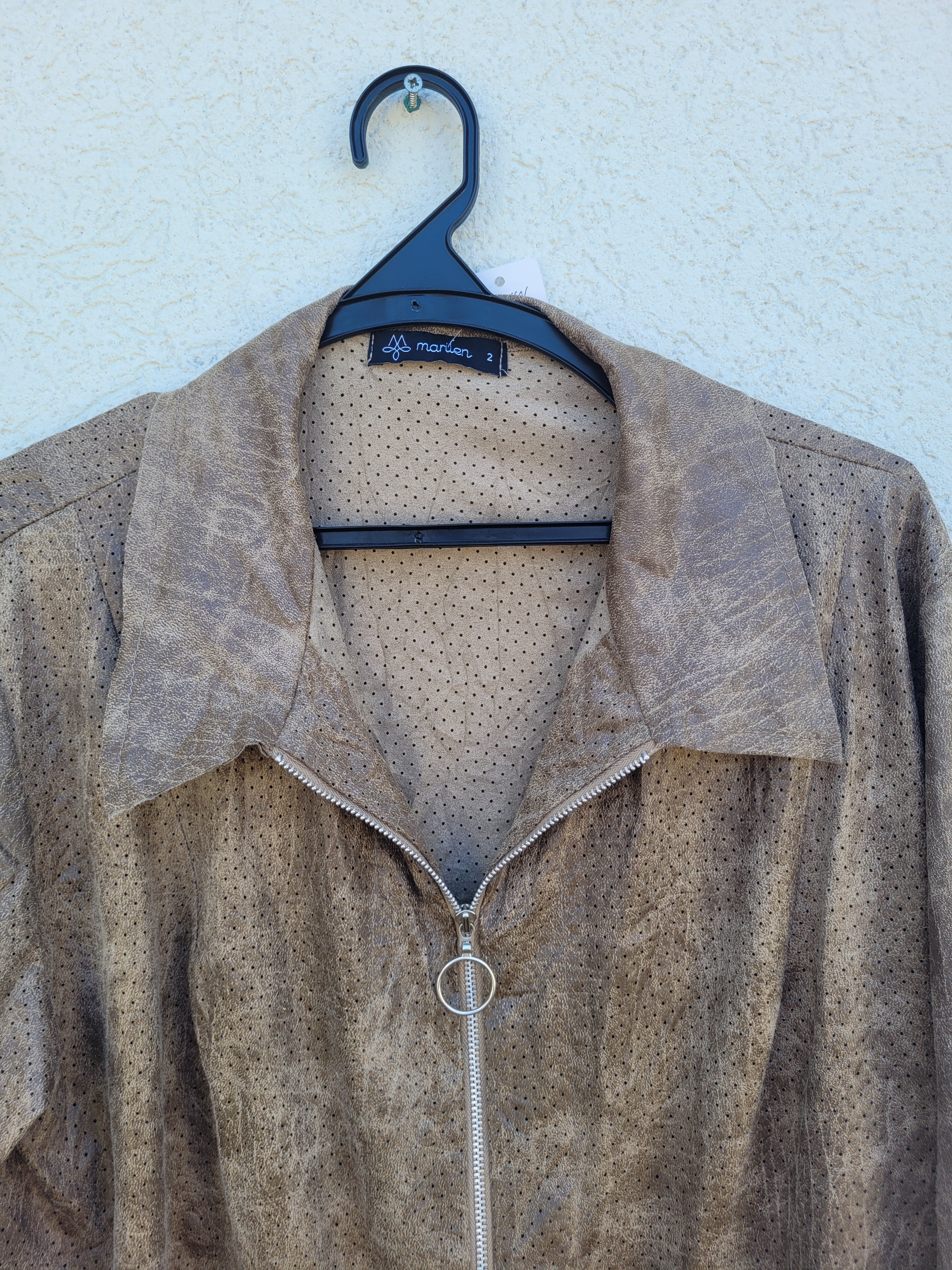 זקט דק עם רוכסן