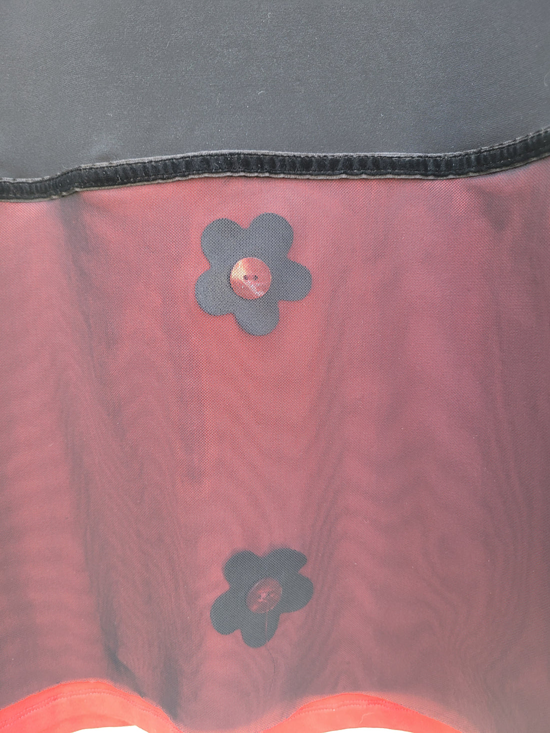 חצאית שחורה עם גומי