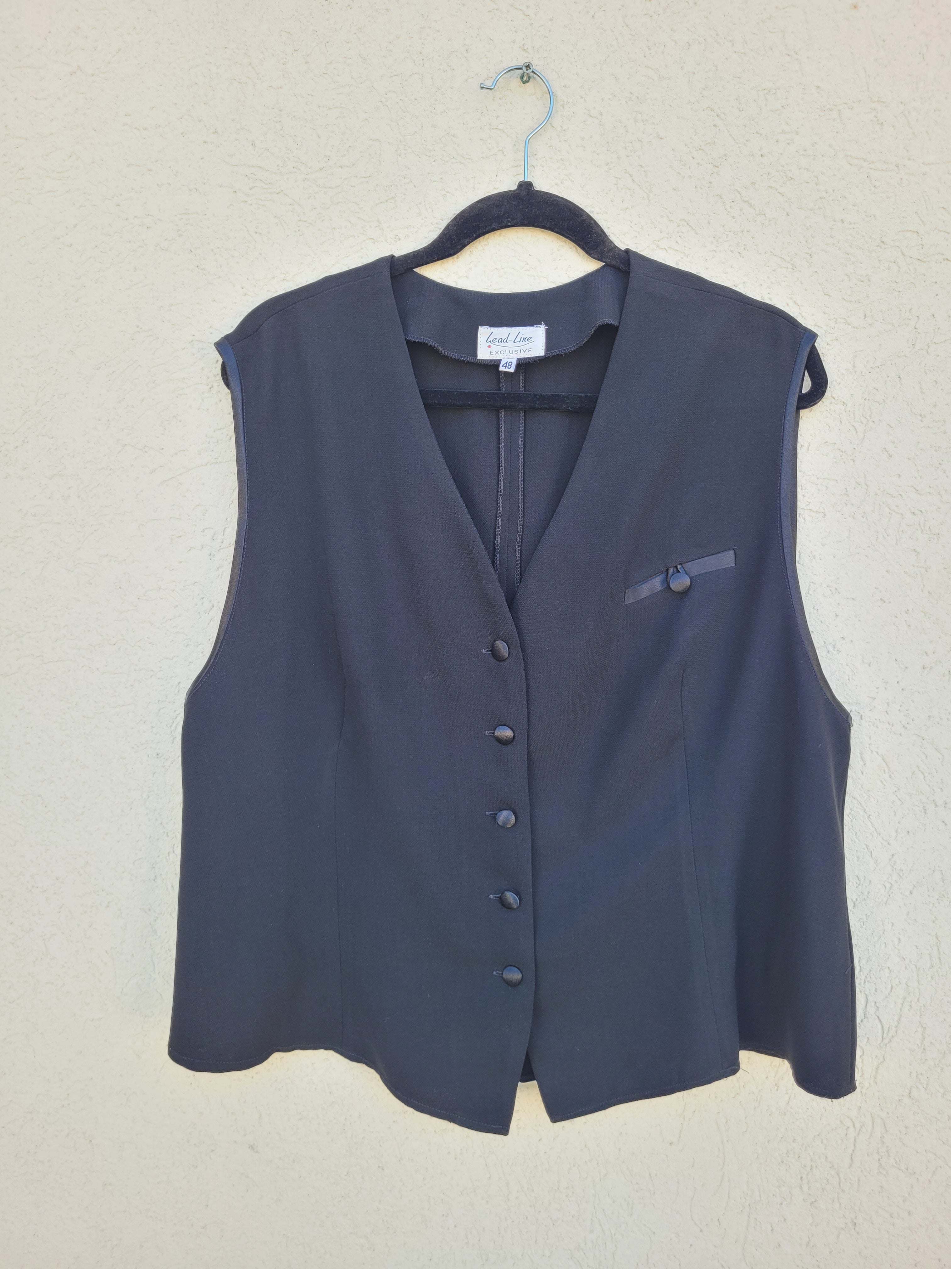 ווסט שחור מחויט