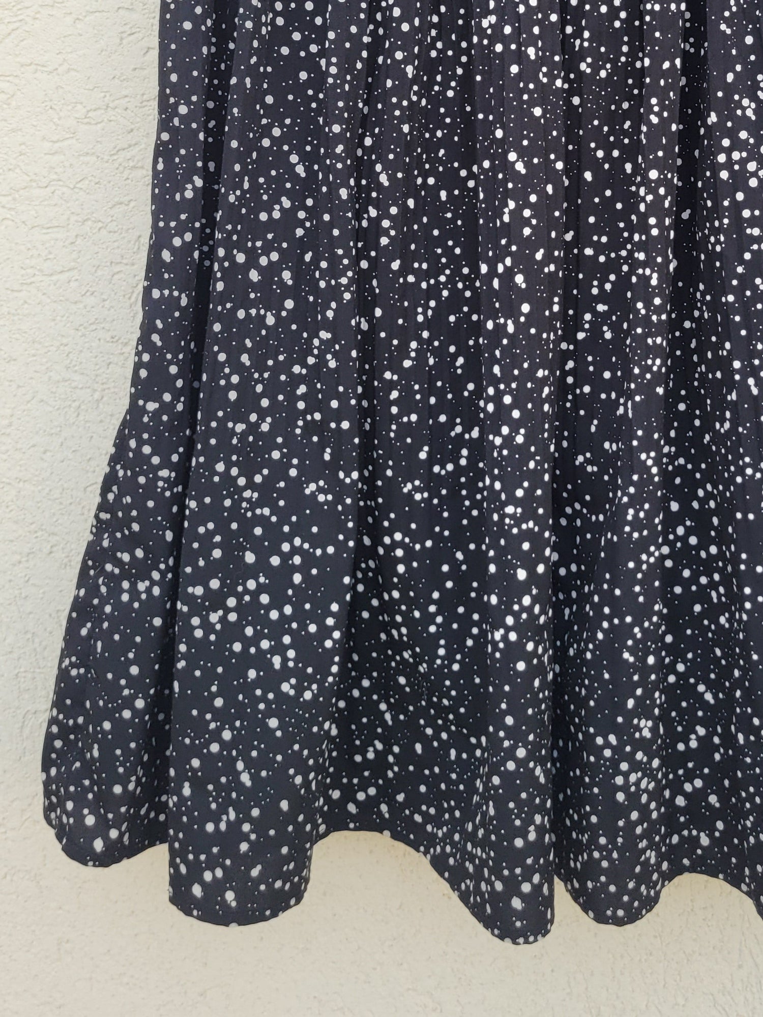 חצאית נקודות עם גומי