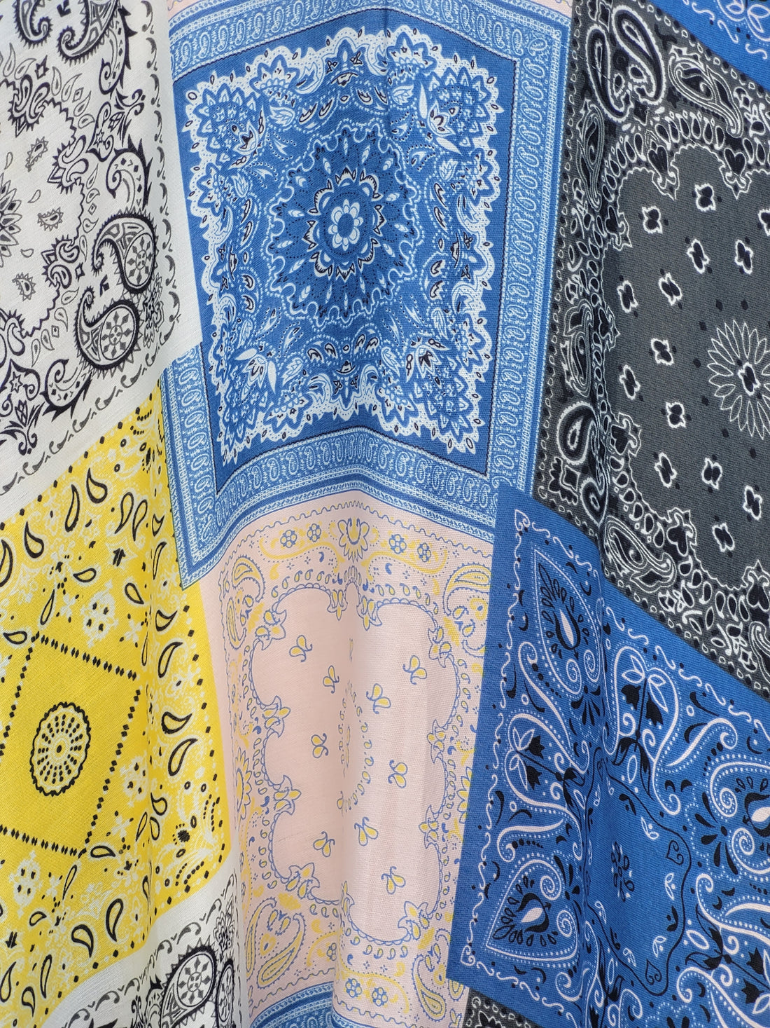 קימונו בהדפס בנדנה