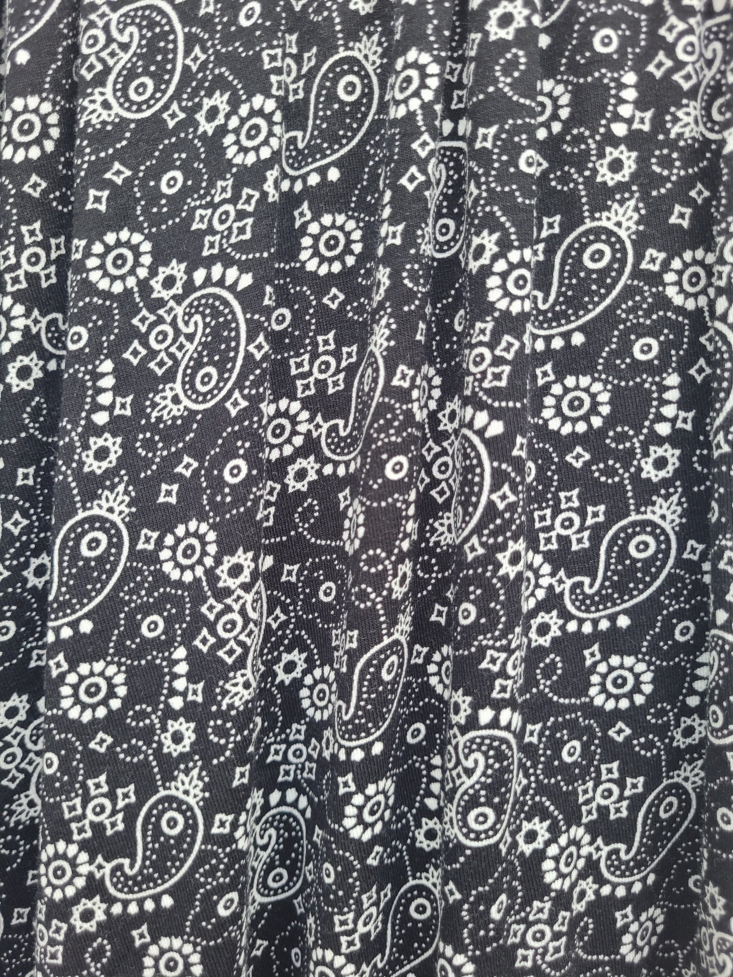 חצאית עם שסע