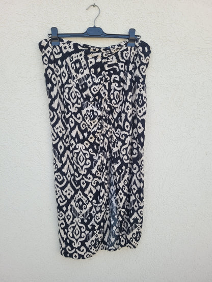 חצאית עם שסע