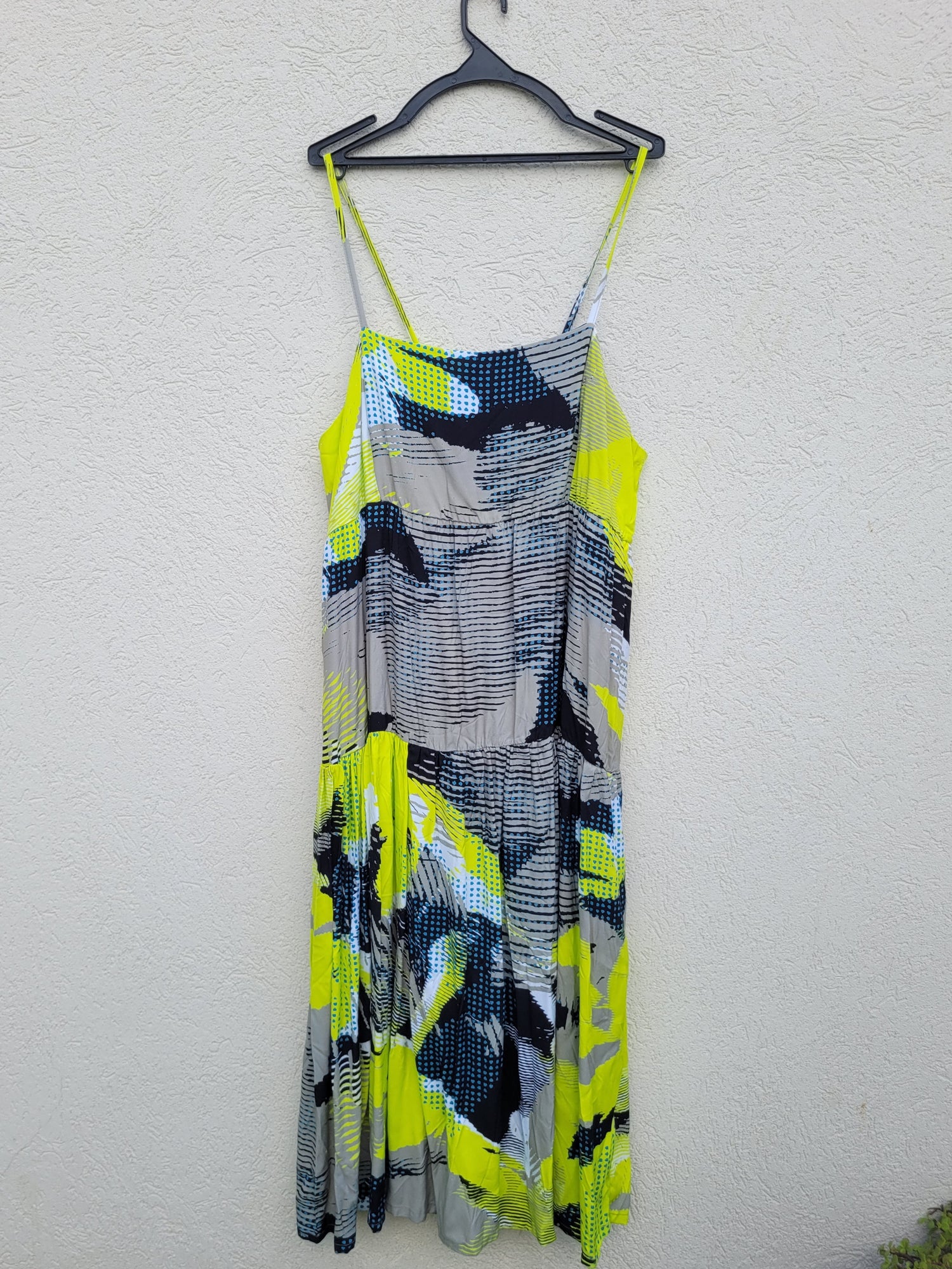 שמלה צבעונית עם גומי