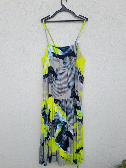 שמלה צבעונית עם גומי