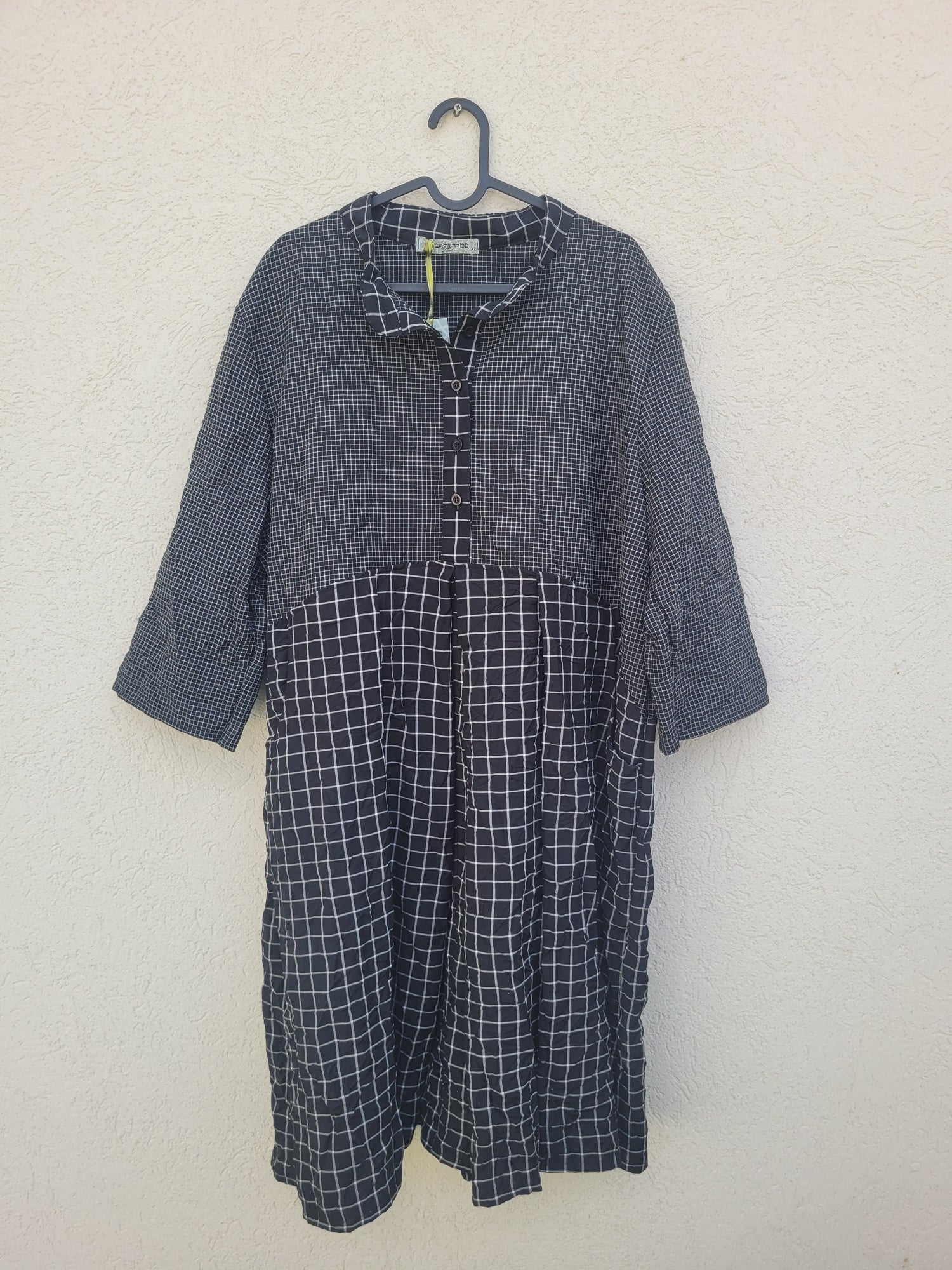 שמלת משבצות שחור ולבן