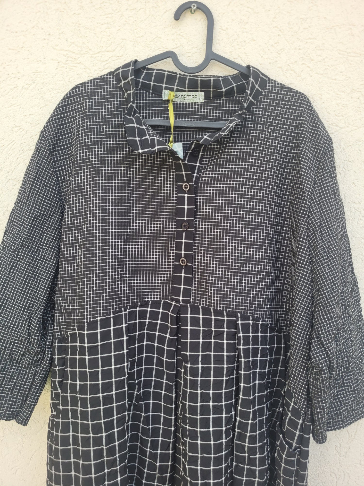 שמלת משבצות שחור ולבן