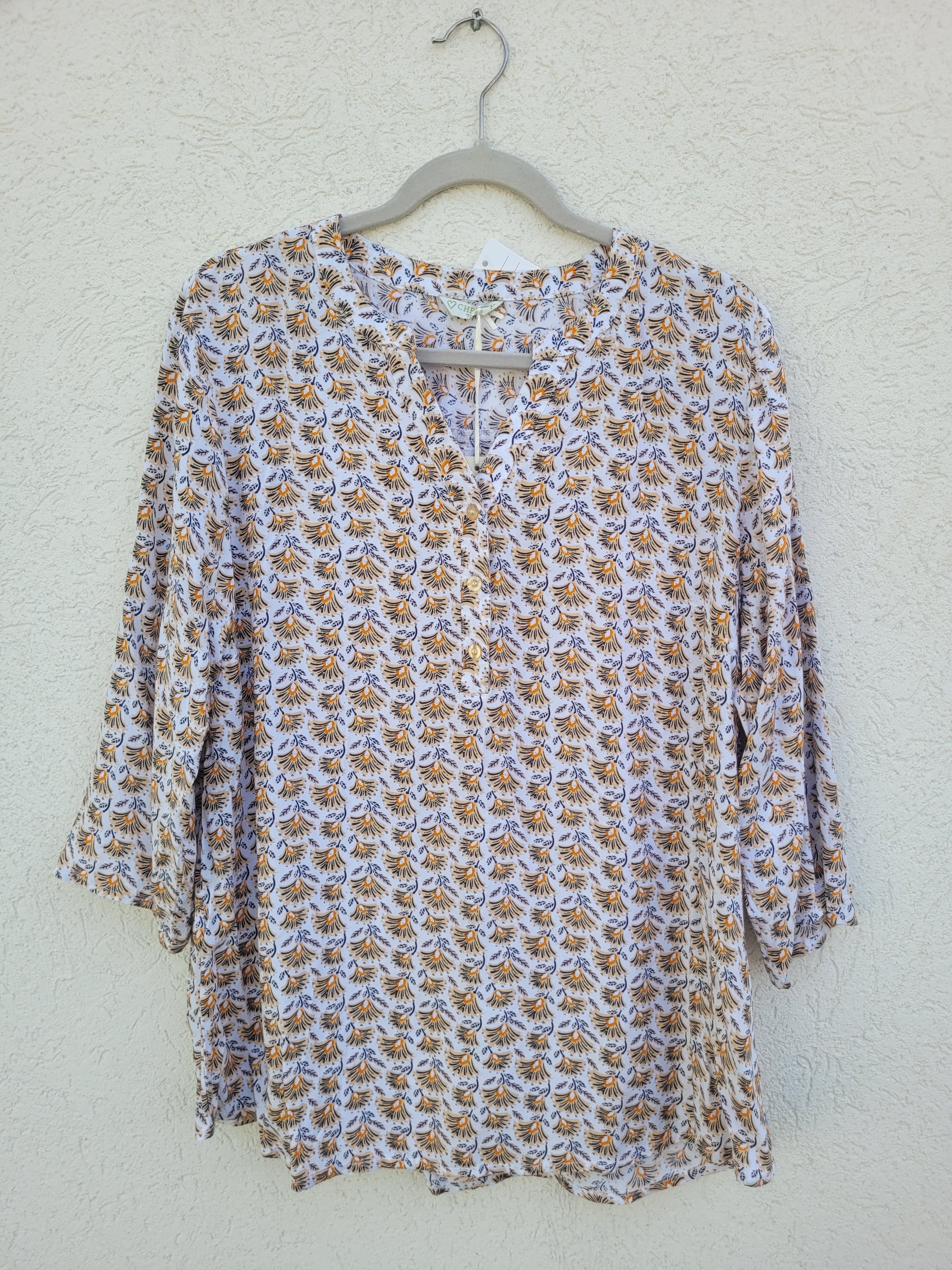 חולצה בהדפס עדין