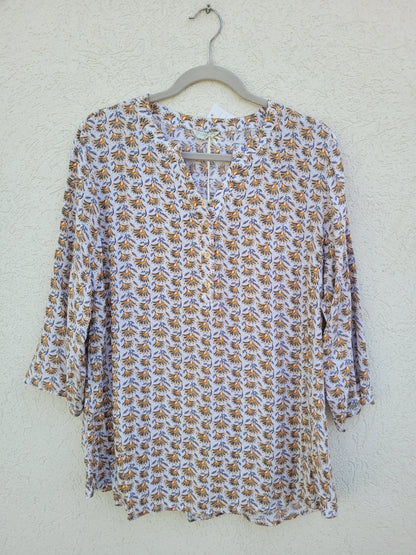 חולצה בהדפס עדין