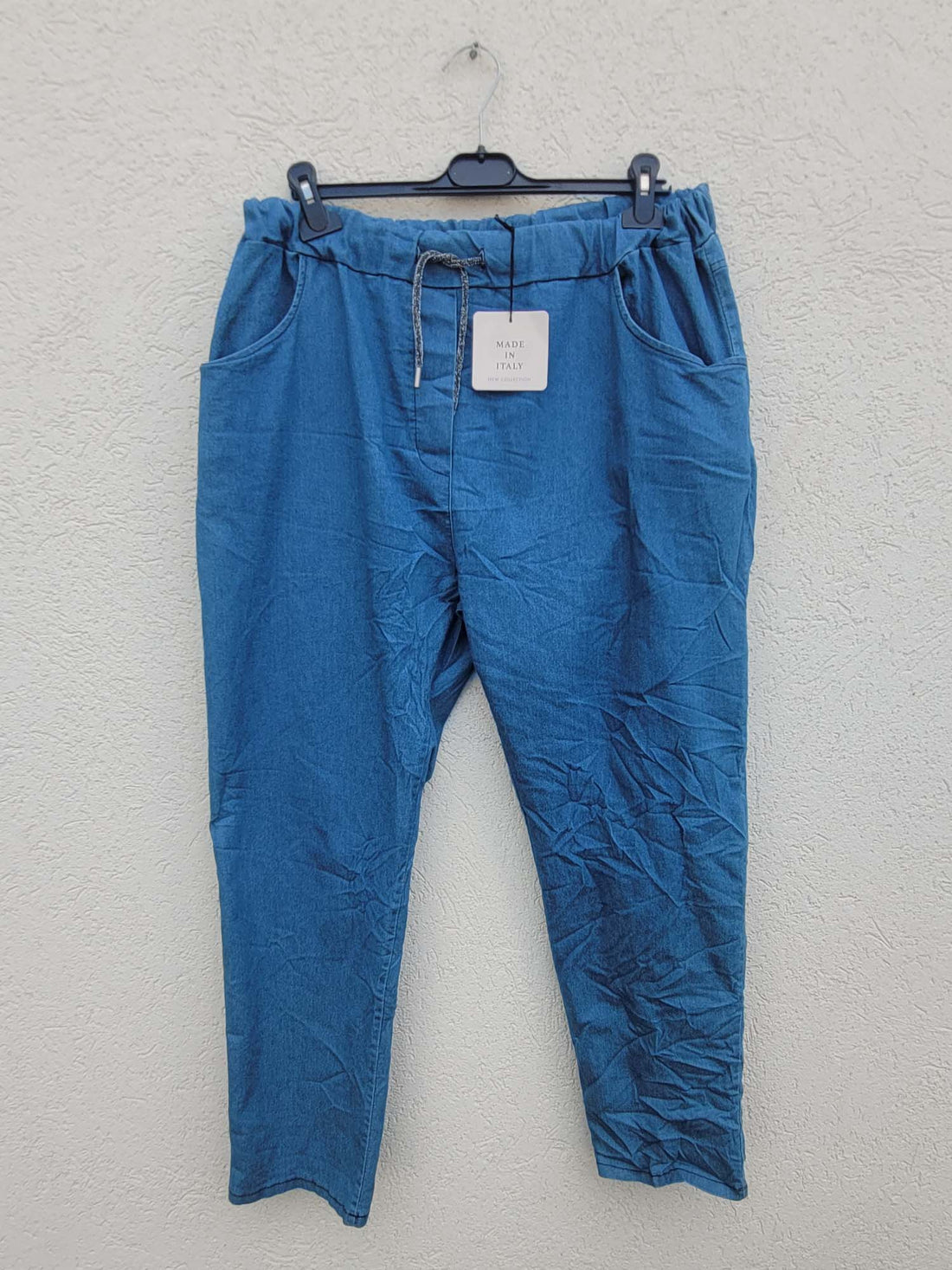 מכנסיים עם גומי ושרוך קשירה