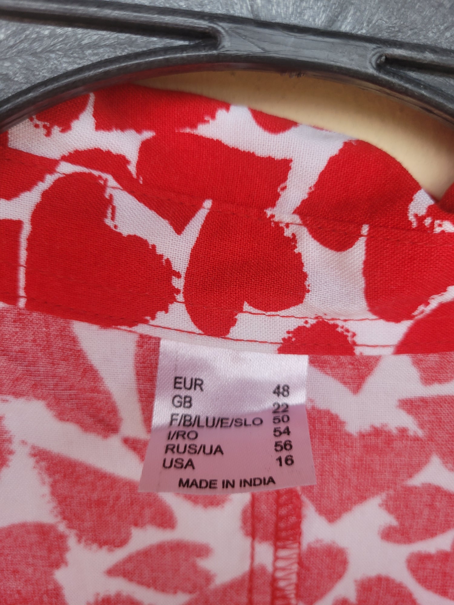 חולצה מכופתרת לבבות אדום לבן