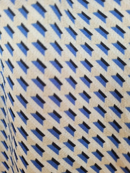 חולצה מכופתרת עם פסי אלכסון קטנים