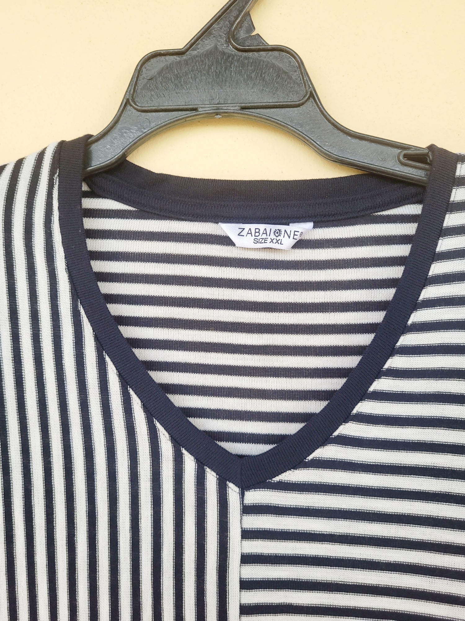 סריג דק פסים שחור ולבן