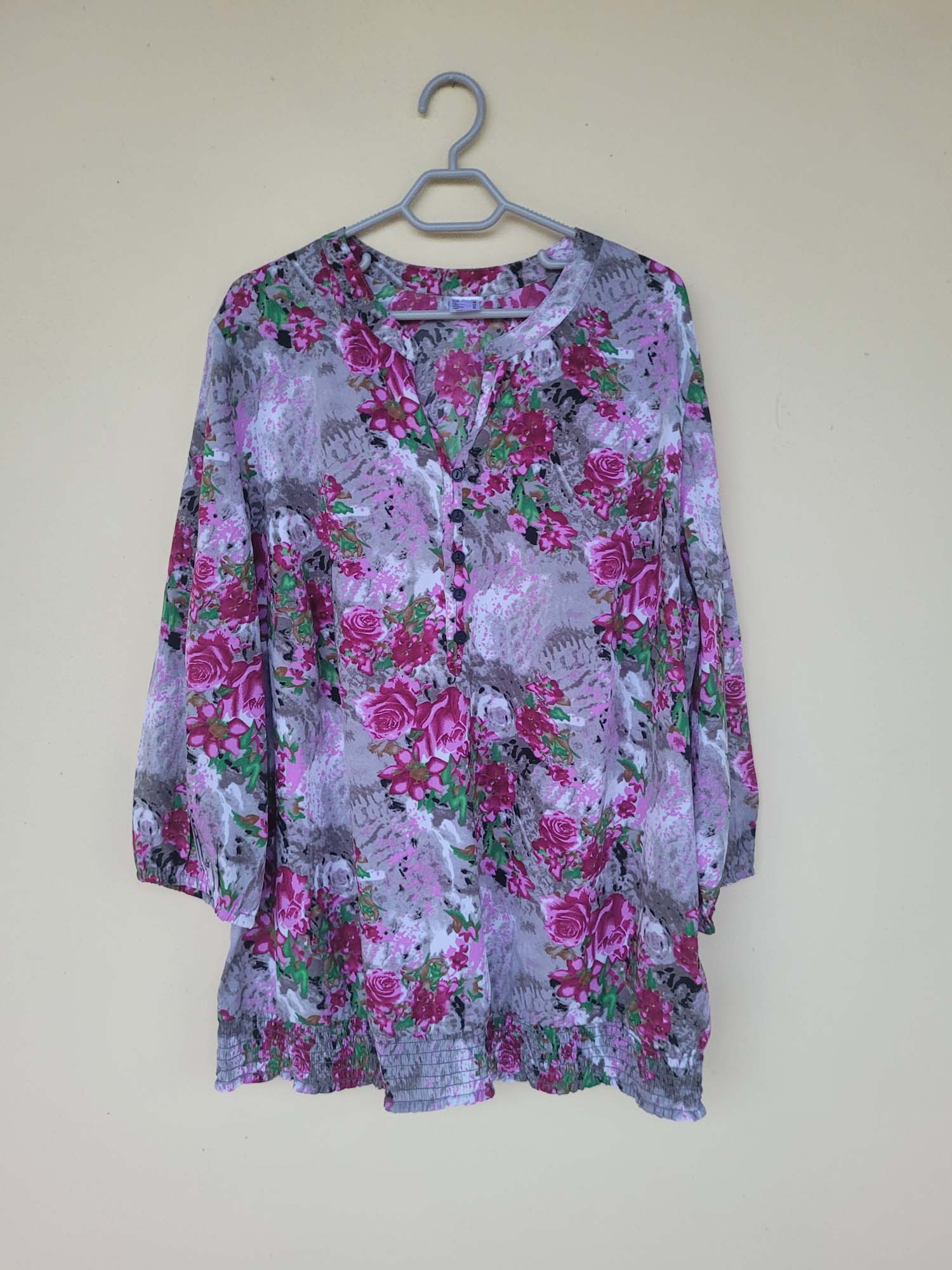 חולצה פרחונית חצי מכופתרת